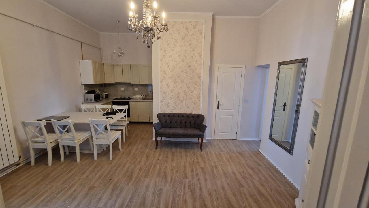 Uvs Central Luxury Apartment Oradea Dış mekan fotoğraf