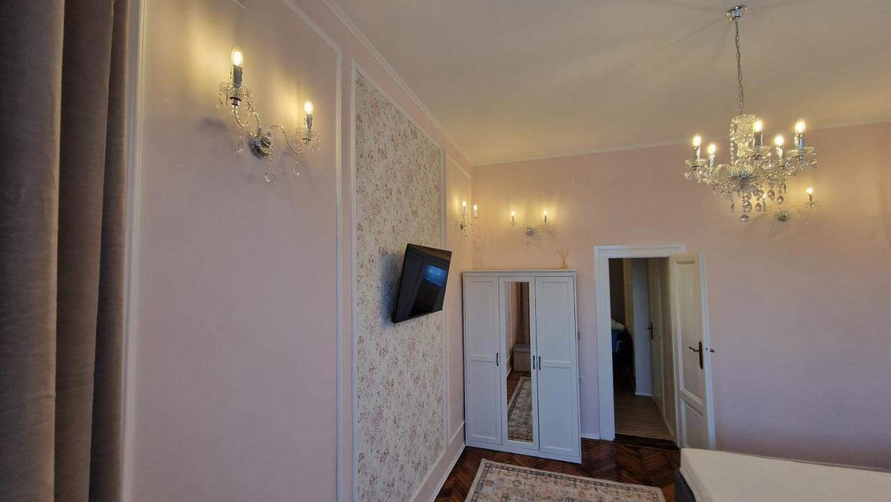 Uvs Central Luxury Apartment Oradea Dış mekan fotoğraf