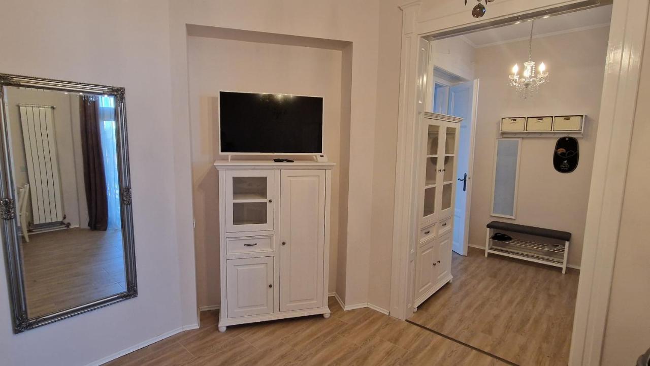 Uvs Central Luxury Apartment Oradea Dış mekan fotoğraf